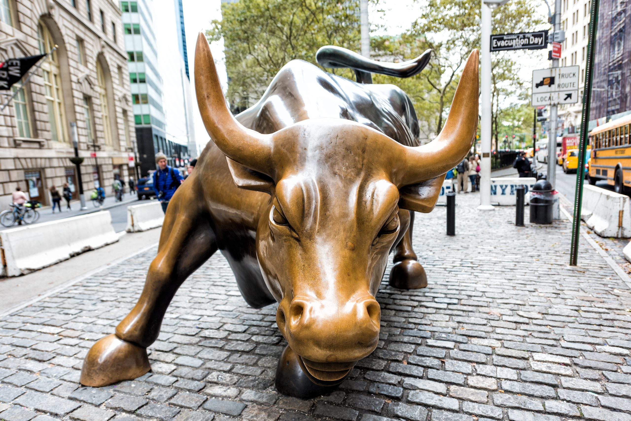 Crash on Wall Street: Brokers lost to Reddit